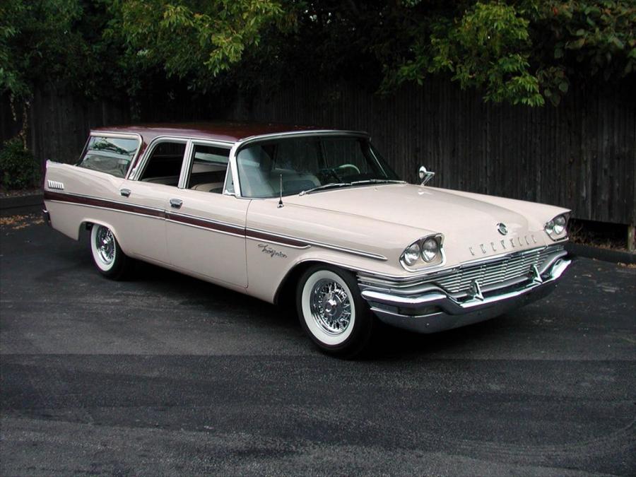  Chrysler New Yorker Town & Country 1953 года  (фото 2 из 4)